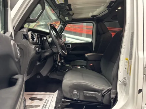 More photos of 2019 Jeep Wrangler Unlimited Sahara at Seay Motors, KY