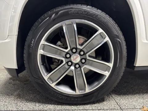 More photos of 2019 GMC Acadia Denali at Seay Motors, KY