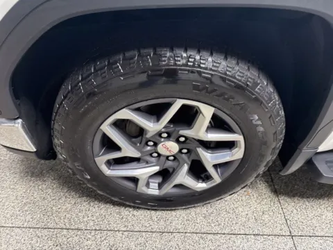 More photos of 2023 GMC Sierra 1500 SLT at Seay Motors, KY