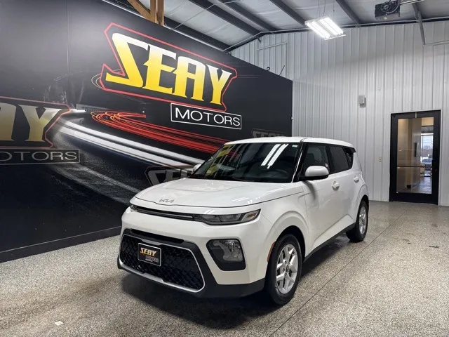White 2022 Kia Soul LX for sale in Mayfield, KY