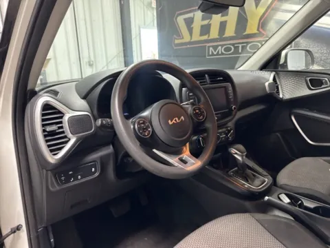 More photos of 2022 Kia Soul LX at Seay Motors, KY