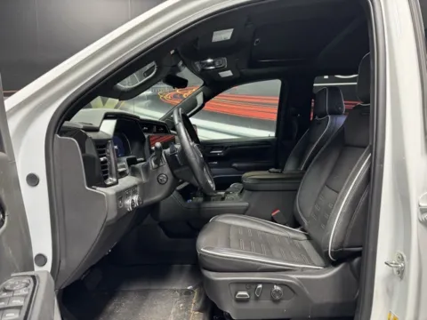 More photos of 2025 GMC Sierra 1500 AT4X at Seay Motors, KY