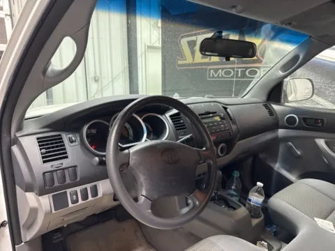 More photos of 2011 Toyota Tacoma at Seay Motors, KY