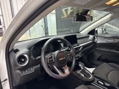 More photos of 2023 Kia Forte LXS at Seay Motors, KY