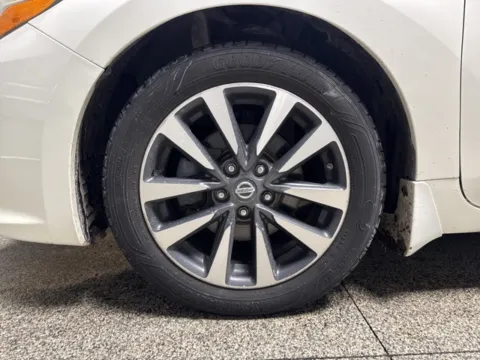 Another view of 2016 Nissan Altima 2.5 SV for sale in Mayfield, KY at Seay Motors