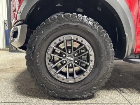 More photos of 2020 Ford F-150 Raptor at Seay Motors, KY