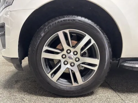 More photos of 2023 Ford Expedition XLT at Seay Motors, KY