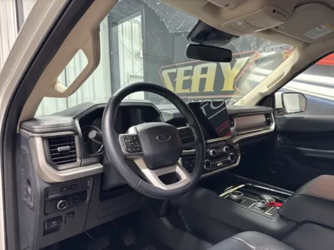 More photos of 2023 Ford Expedition XLT at Seay Motors, KY