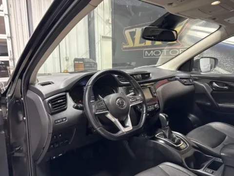 More photos of 2021 Nissan Rogue Sport SL at Seay Motors, KY