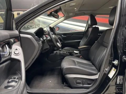 More photos of 2021 Nissan Rogue Sport SL at Seay Motors, KY