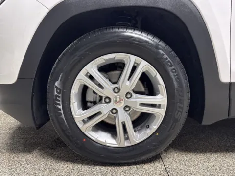 More photos of 2021 GMC Terrain SLE at Seay Motors, KY