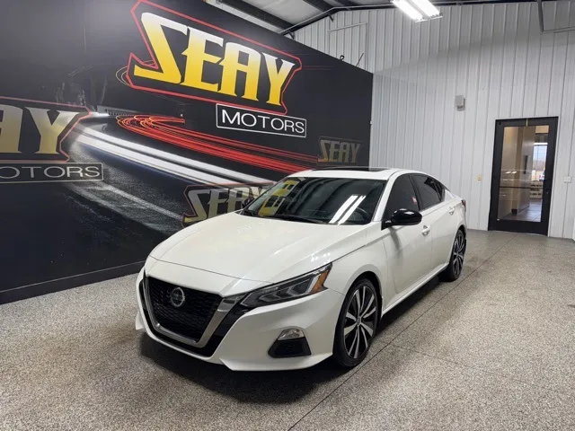 White 2021 Nissan Altima 2.5 SR for sale in Mayfield, KY