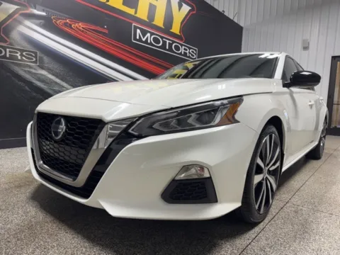 Photos of 2021 Nissan Altima 2.5 SR for sale in Mayfield, KY at Seay Motors