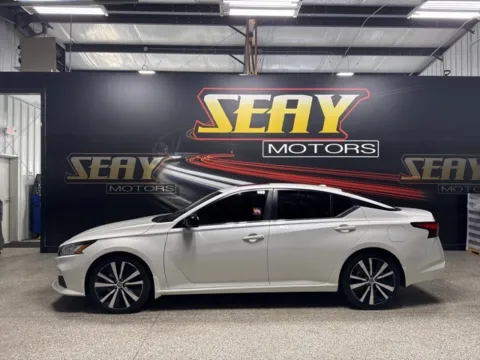 Another view of 2021 Nissan Altima 2.5 SR for sale in Mayfield, KY at Seay Motors