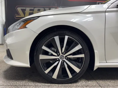 More photos of 2021 Nissan Altima 2.5 SR at Seay Motors, KY