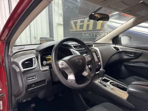 More photos of 2018 Nissan Murano S at Seay Motors, KY