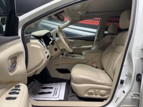 More photos of 2017 Nissan Murano Platinum at Seay Motors, KY