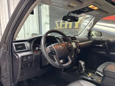 More photos of 2018 Toyota 4Runner SR5 at Seay Motors, KY