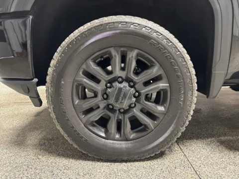 More photos of 2020 GMC Sierra 2500HD Denali at Seay Motors, KY