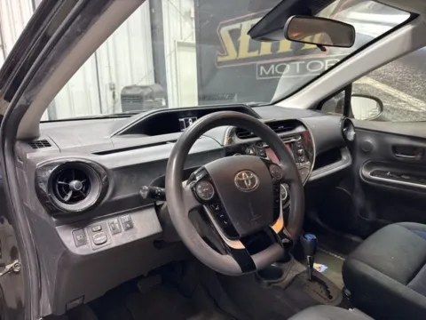 More photos of 2018 Toyota Prius c One at Seay Motors, KY