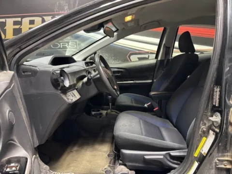 More photos of 2018 Toyota Prius c One at Seay Motors, KY