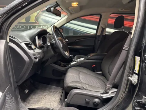 More photos of 2020 Dodge Journey SE at Seay Motors, KY