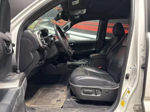 More photos of 2023 Toyota Tacoma Limited at Seay Motors, KY