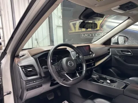 More photos of 2021 Nissan Rogue SV at Seay Motors, KY
