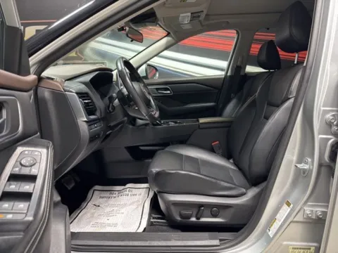 More photos of 2021 Nissan Rogue SV at Seay Motors, KY