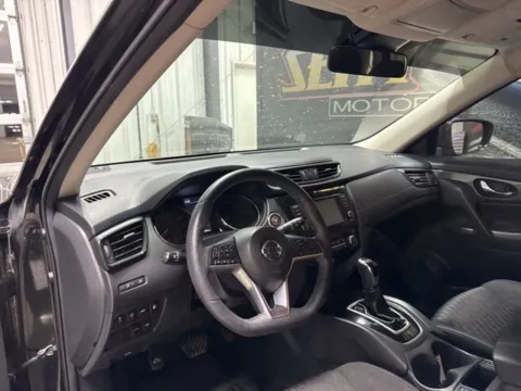 More photos of 2019 Nissan Rogue SV at Seay Motors, KY