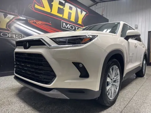 Photos of 2024 Toyota Grand Highlander Platinum for sale in Mayfield, KY at Seay Motors