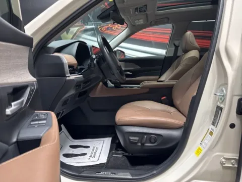 More photos of 2024 Toyota Grand Highlander Platinum at Seay Motors, KY