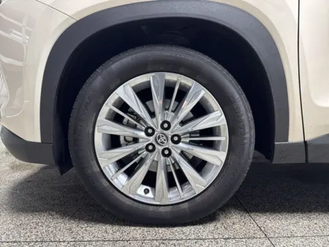 Another view of 2024 Toyota Grand Highlander XLE for sale in Mayfield, KY at Seay Motors