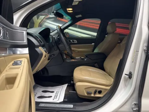 More photos of 2016 Ford Explorer Limited at Seay Motors, KY