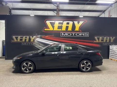 Photos of 2022 Hyundai Elantra SEL for sale in Mayfield, KY at Seay Motors