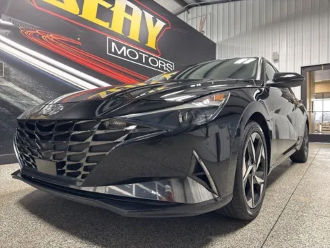 Photos of 2022 Hyundai Elantra SEL for sale in Mayfield, KY at Seay Motors