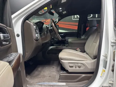 More photos of 2023 GMC Sierra 2500HD SLT at Seay Motors, KY