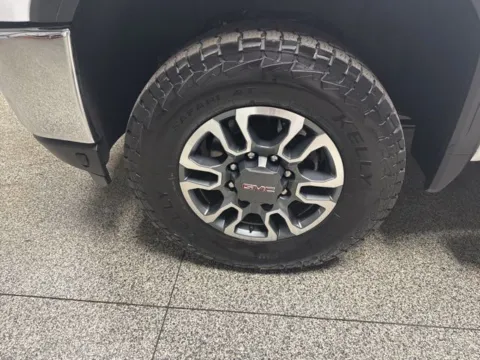 More photos of 2023 GMC Sierra 2500HD SLT at Seay Motors, KY