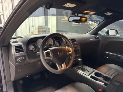 More photos of 2013 Dodge Challenger R/T at Seay Motors, KY