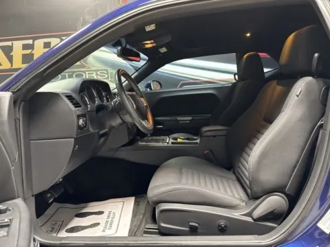 More photos of 2013 Dodge Challenger R/T at Seay Motors, KY