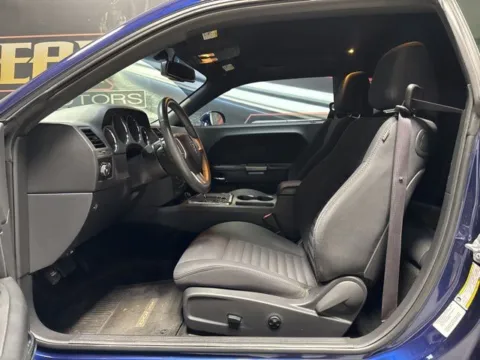 More photos of 2013 Dodge Challenger R/T at Seay Motors, KY