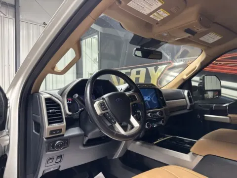 More photos of 2022 Ford F-250SD Lariat at Seay Motors, KY