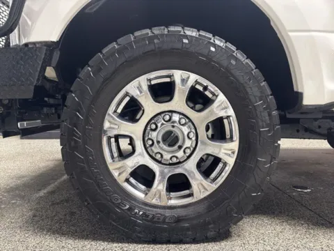 More photos of 2022 Ford F-250SD Lariat at Seay Motors, KY