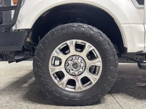 Another view of 2022 Ford F-250SD Lariat for sale in Mayfield, KY at Seay Motors