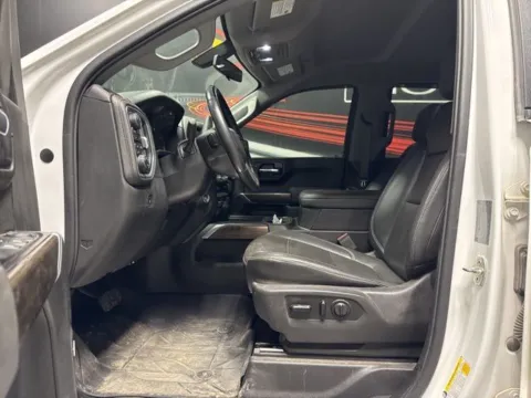 More photos of 2019 Chevrolet Silverado 1500 RST at Seay Motors, KY