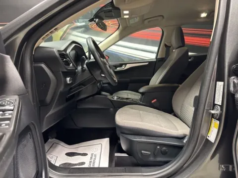 More photos of 2020 Ford Escape SE at Seay Motors, KY