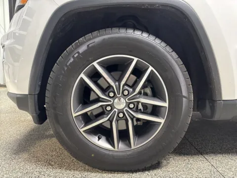 Another view of 2018 Jeep Grand Cherokee Limited for sale in Mayfield, KY at Seay Motors