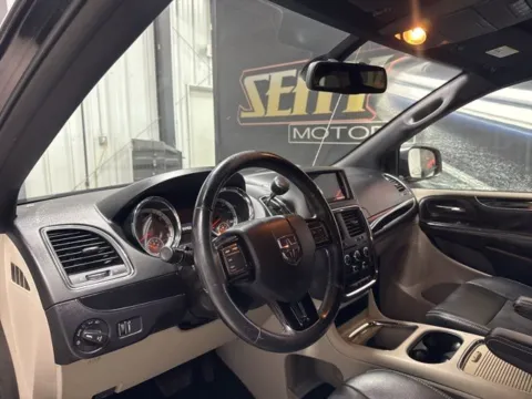 More photos of 2019 Dodge Grand Caravan SXT at Seay Motors, KY