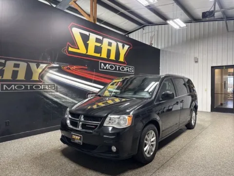 Black 2019 Dodge Grand Caravan SXT for sale in Mayfield, KY