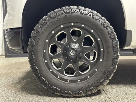 More photos of 2022 Chevrolet Silverado 1500 LT Trail Boss at Seay Motors, KY